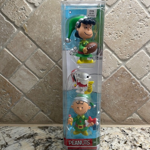 Peanuts Holiday Peanuts Holiday Figures Lucy Snoopy Charlie Brown